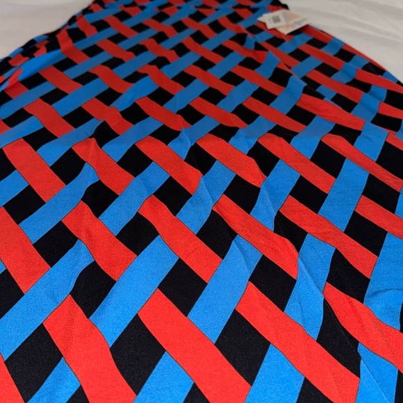 🍁 Lularoe “MAXI” skirt red & Blue on Black background  XS - Picture 2 of 7